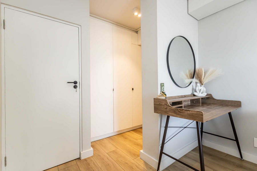 To Let 1 Bedroom Property for Rent in Sea Point Western Cape